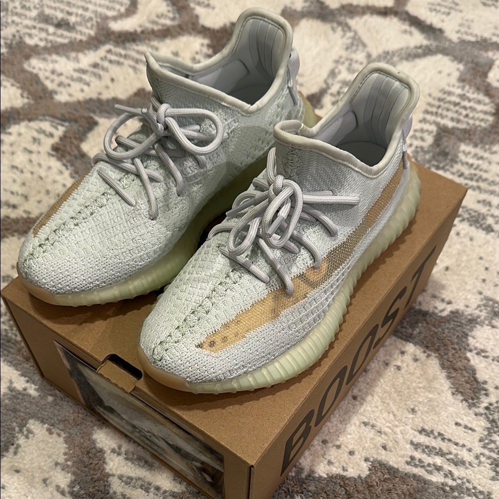 Adidas Yeezy Boost 350 V2 Sneakers